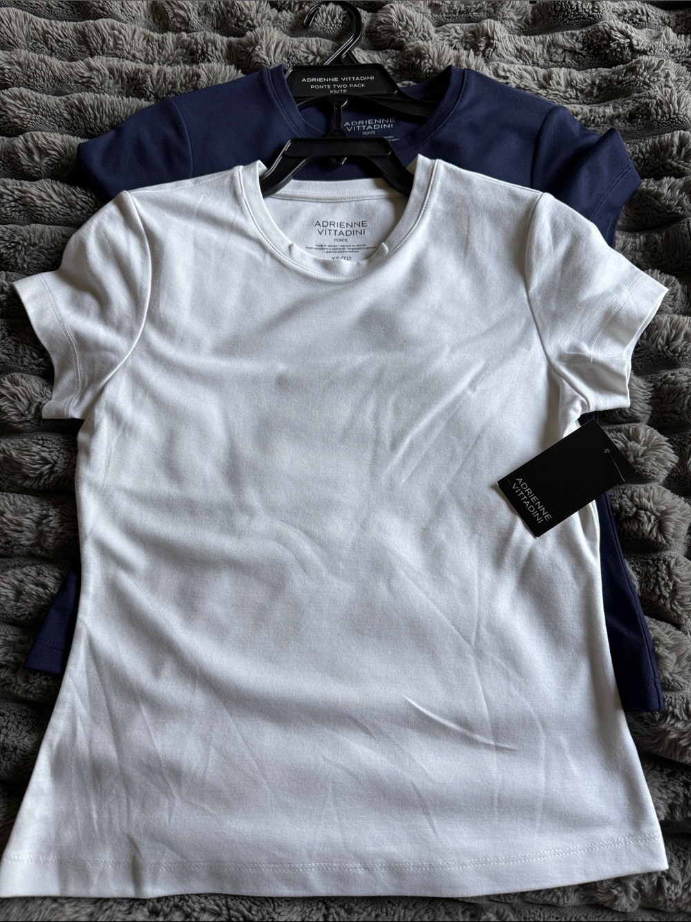 Adrienne Vittadini White & Navy Short Sleeve Crew Neck Tees